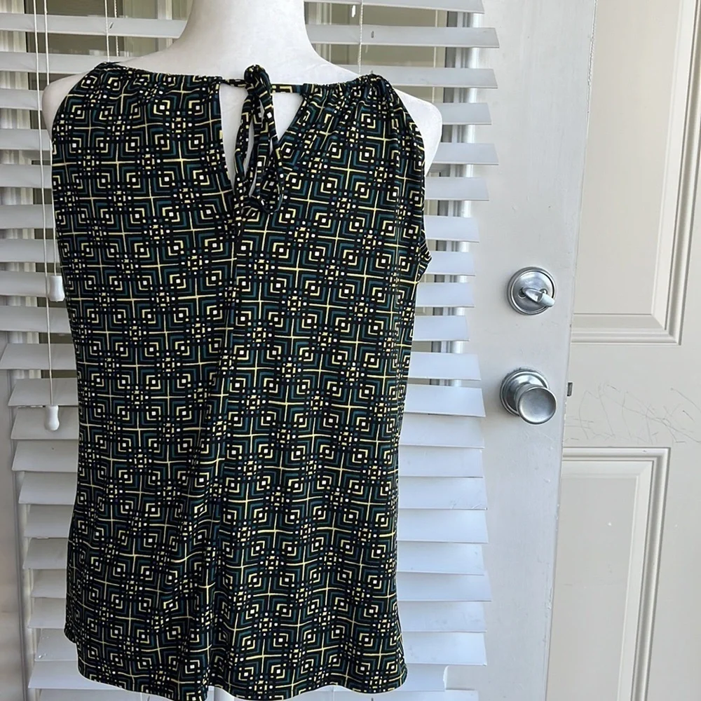 Banana Republic Geometric Pattern Sleeveless Blouse - Picture 4 of 4